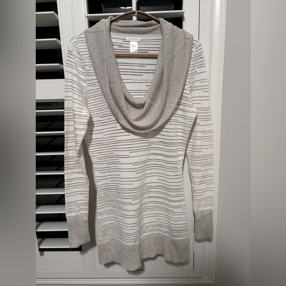 Cache sweater. Gold and white color, size small.
